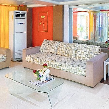 Villa Rosita Hotel Naga City By Reddoorz Exterior foto