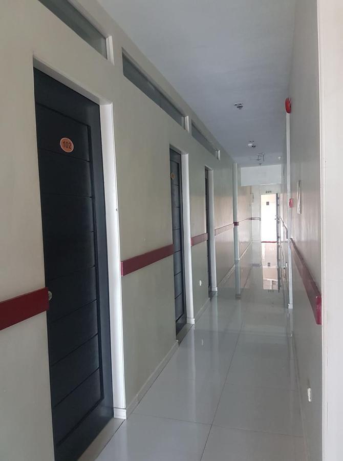 Villa Rosita Hotel Naga City By Reddoorz Exterior foto