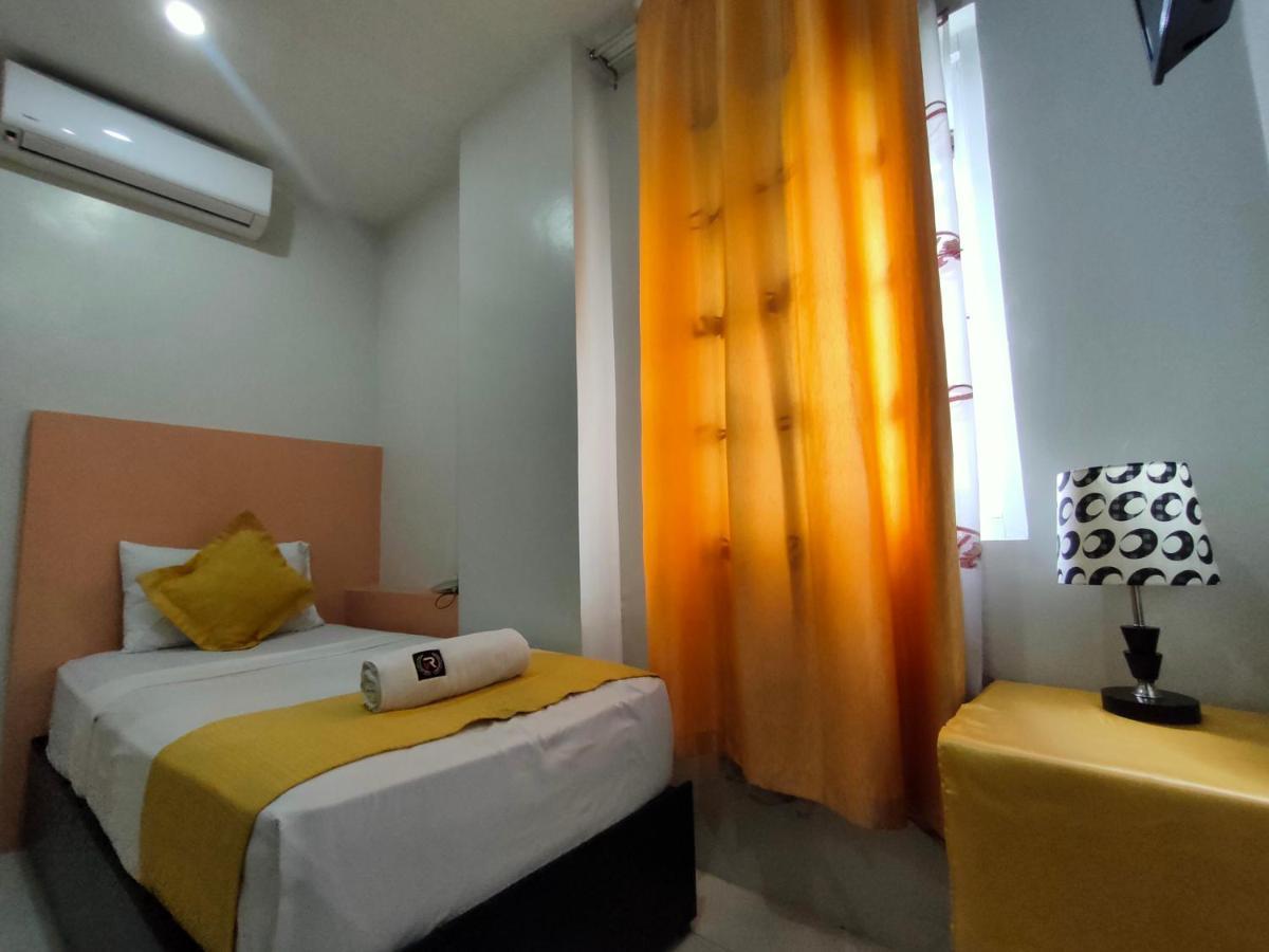 Villa Rosita Hotel Naga City By Reddoorz Exterior foto