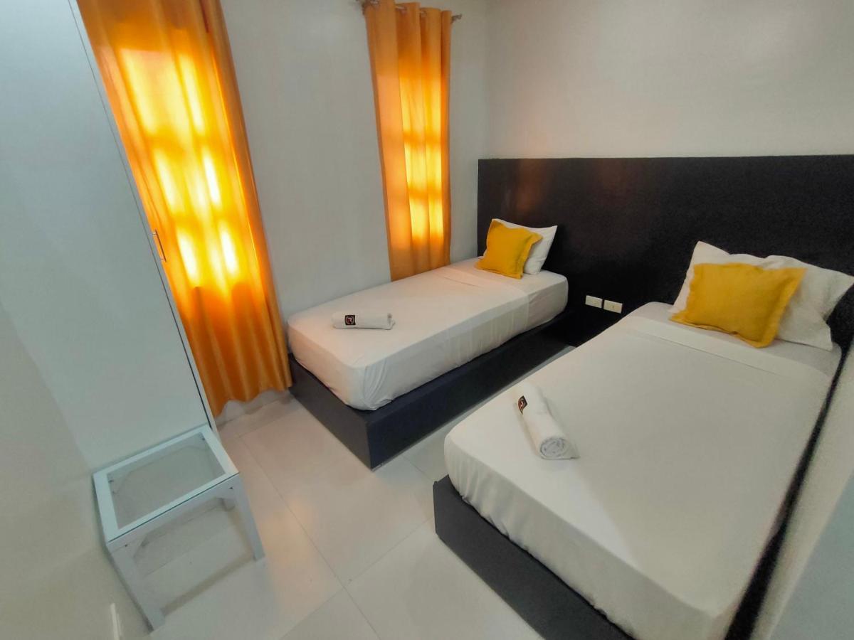 Villa Rosita Hotel Naga City By Reddoorz Exterior foto