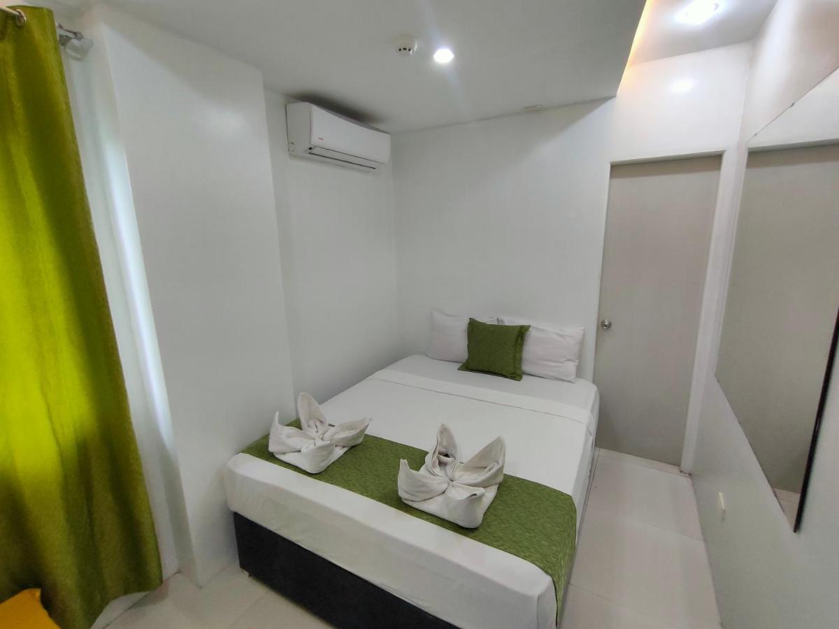 Villa Rosita Hotel Naga City By Reddoorz Exterior foto
